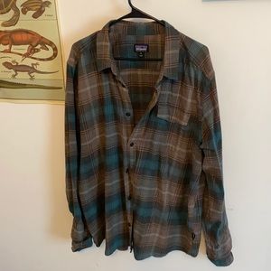 Patagonia Mens XL button up flannel